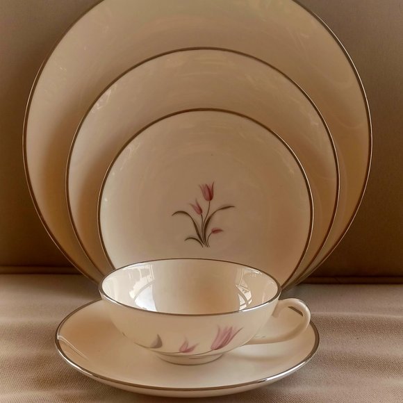 Vintage Franciscan China Collection in "Carmel' Pattern-Set of 40 - Picture 2 of 10